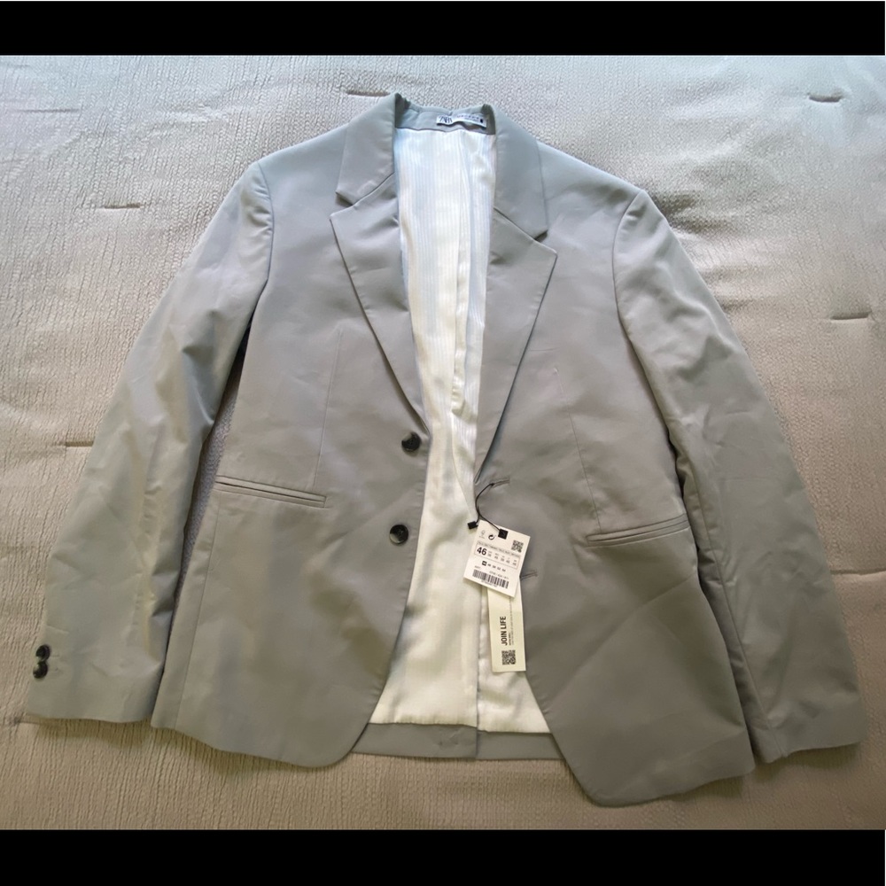 Zara Men’s Fitted Suit Jacket (Light Grey)